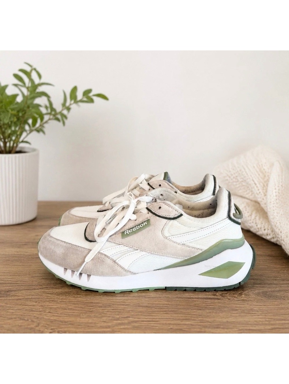 Reebok Classic Leather SP Extra Sneakers Women’s Size 11 - Off White Sage Green
